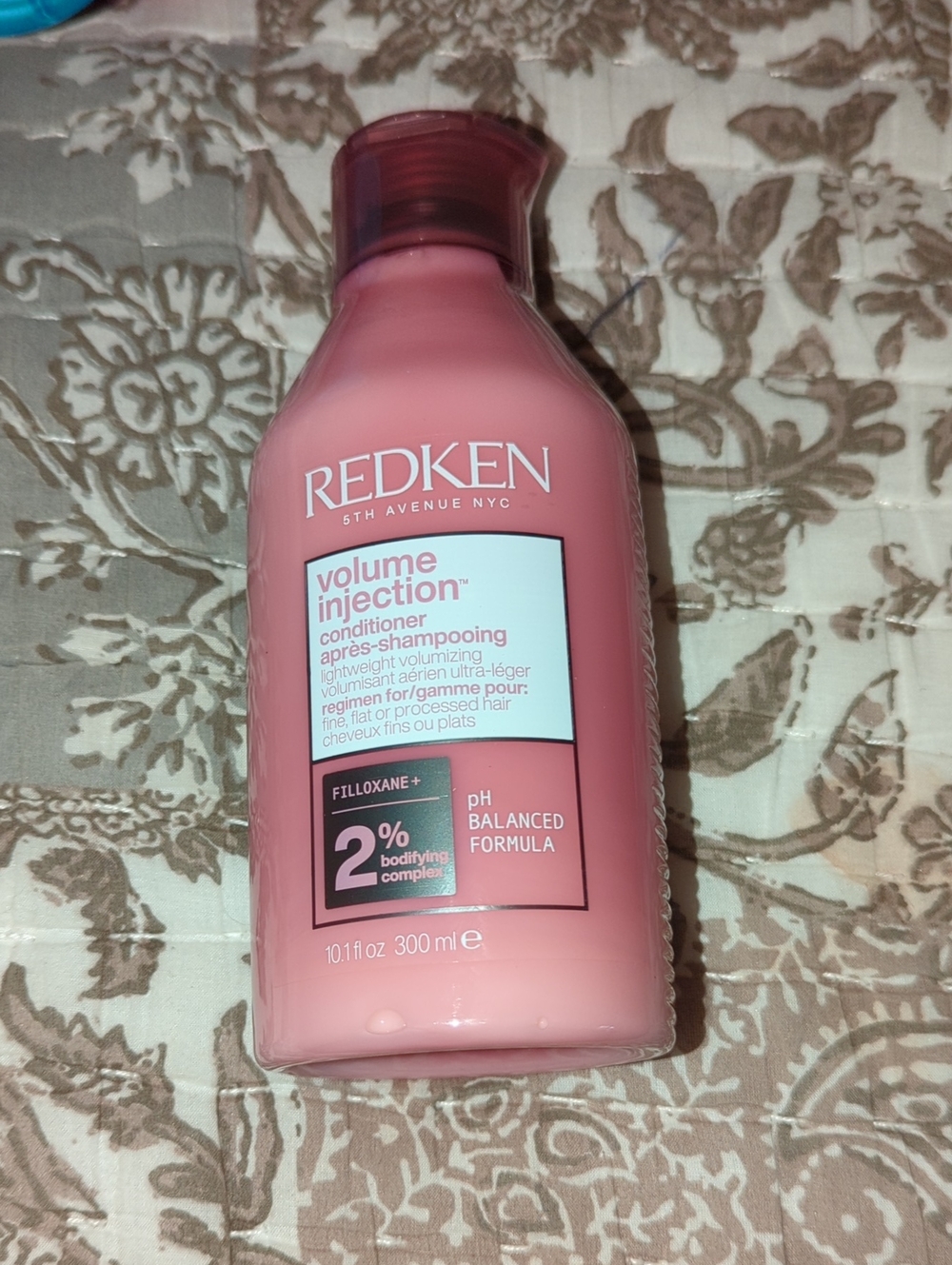 Redken Volume Injection Conditioner - Pink Bottle